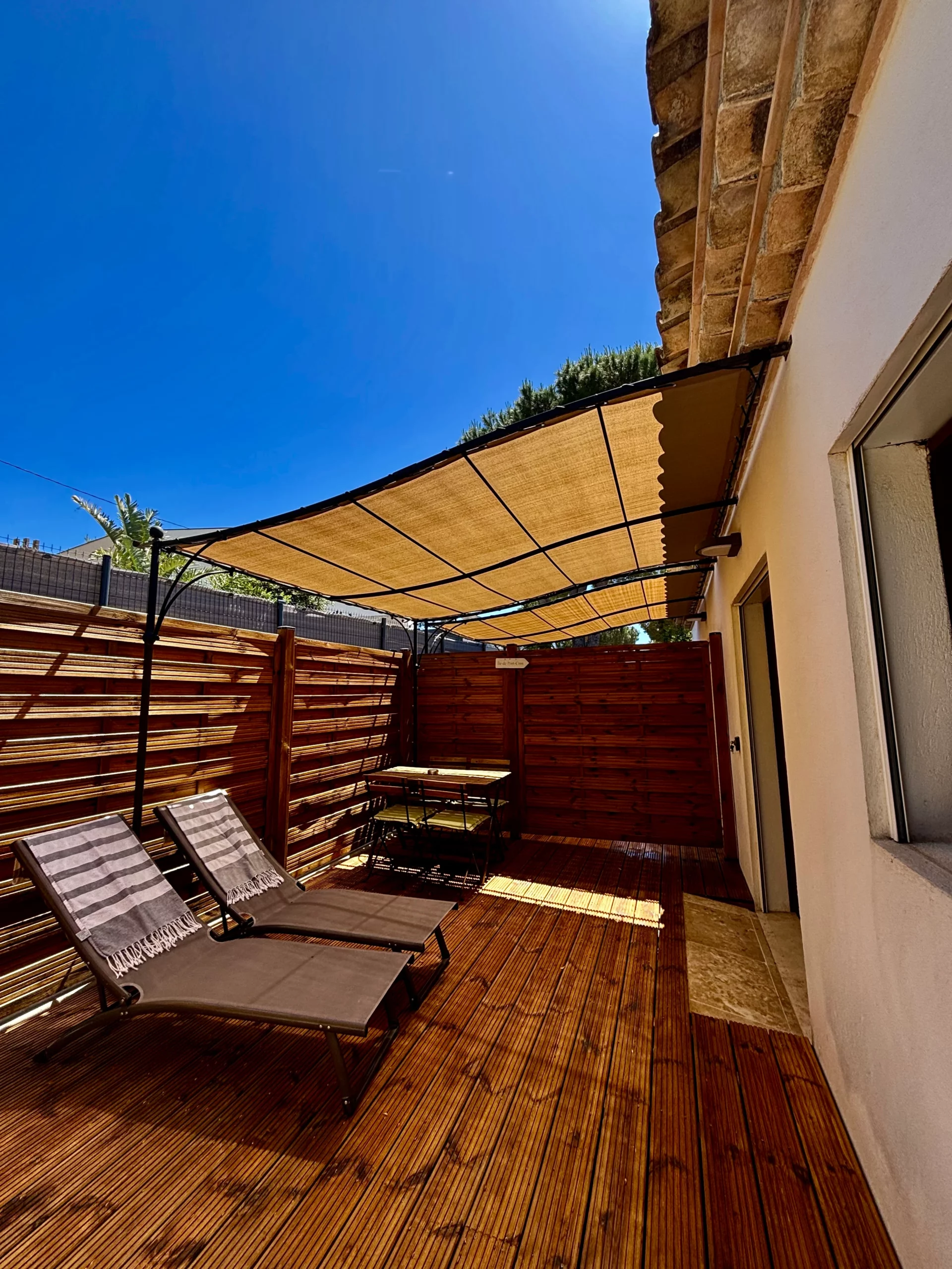 Terrasse d'un gîte HomeStay Bormes les Mimosas